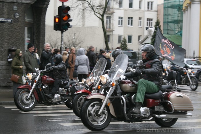 Motociklu sezona 2013 ir oficiāli atklāta, pulcējot ne mazums interesentu Rīgas ielās. 92875