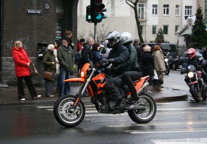 Motociklu sezona 2013 ir oficiāli atklāta, pulcējot ne mazums interesentu Rīgas ielās. 92885