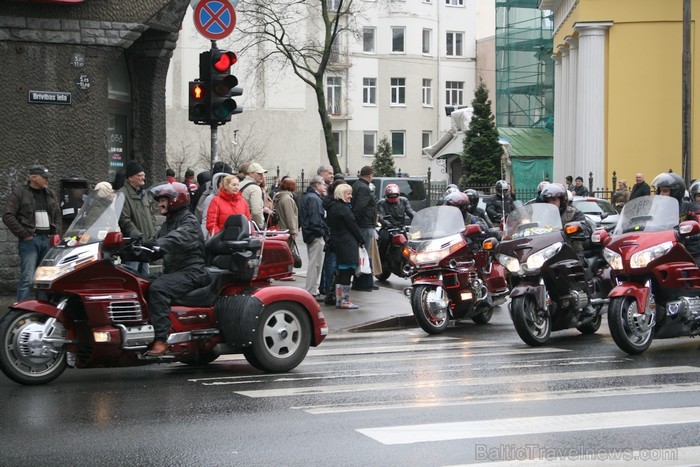 Motociklu sezona 2013 ir oficiāli atklāta, pulcējot ne mazums interesentu Rīgas ielās. 92893