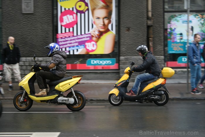 Motociklu sezona 2013 ir oficiāli atklāta, pulcējot ne mazums interesentu Rīgas ielās. 92898