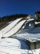 Viens no Lillehammeres apmeklētākajiem objektiem visa gada laikā ir gandrīz 1000 pakāpienu augstais tramplīns, kas Olimpisko spēļu laikā ticis izmanto 10