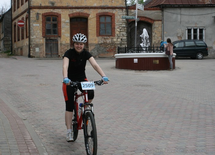 SEB MTB 1. posms Cēsis - Valmiera norisinājās 13.05.2013. Maratona garums- 39 kilometri, kas vijās pa mežiem, pļavām, grāvjiem, grants un asfalta segu 93971