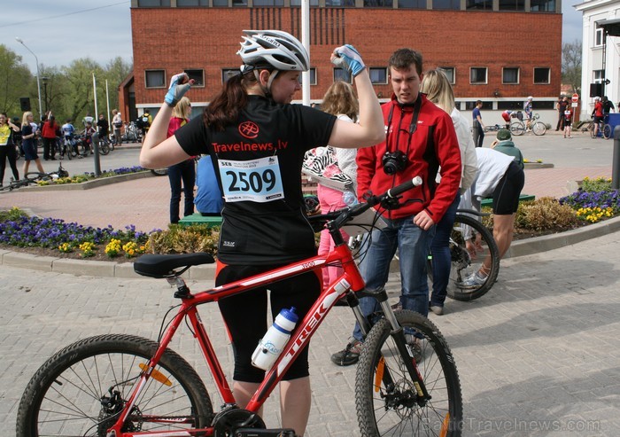 SEB MTB 1. posms Cēsis - Valmiera norisinājās 13.05.2013. Maratona garums- 39 kilometri, kas vijās pa mežiem, pļavām, grāvjiem, grants un asfalta segu 93979