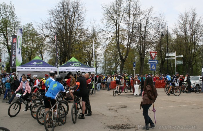 2013. gada pirmais SEB MTB posma starts tika dots Cēsīs, lai jau tālāk riteņbraucēji varētu doties līdz pat Valmierai. 93983