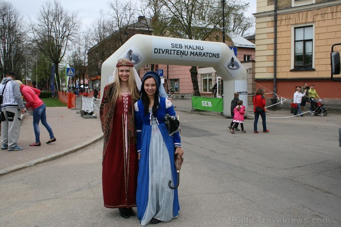 2013. gada pirmais SEB MTB posma starts tika dots Cēsīs, lai jau tālāk riteņbraucēji varētu doties līdz pat Valmierai. 93995