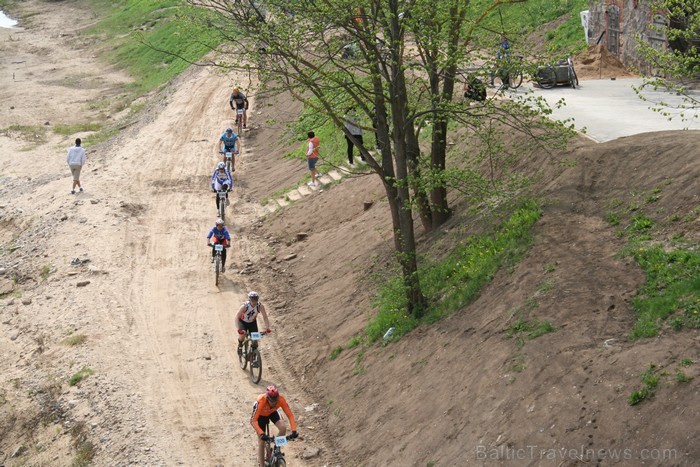 SEB MTB maratona pirmā posma dalībnieki finišēja Valmierā. 94001