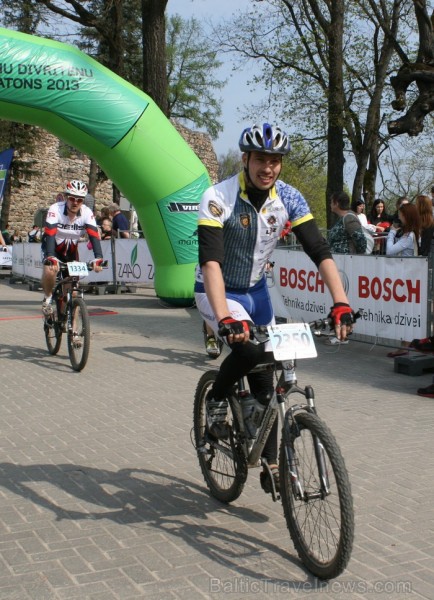 SEB MTB maratona pirmā posma dalībnieki finišēja Valmierā. 94017