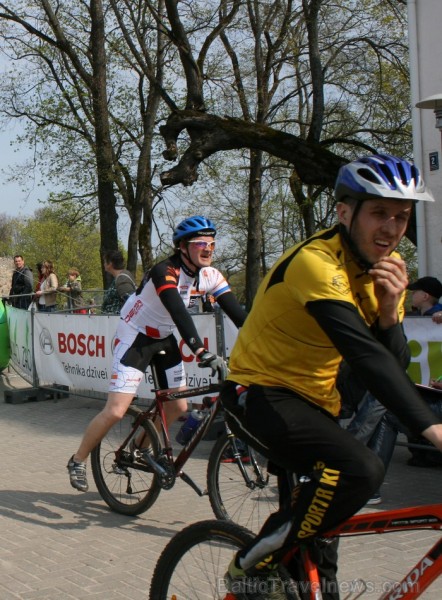 SEB MTB maratona pirmā posma dalībnieki finišēja Valmierā. 94019