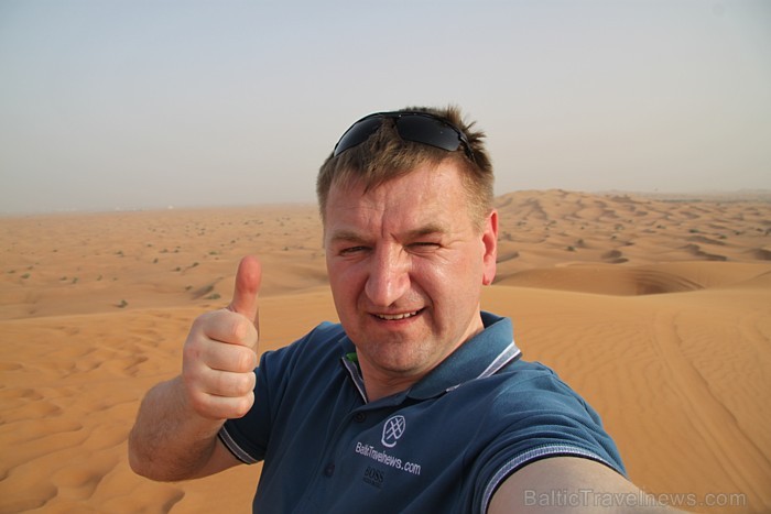BalticTravelnews.com direktors Aivars Mackevičs ir sajūsmā par Dubaijas tuksneša skaistumu, taču atzīst, ka daudzās tuksneša vietās atklājas tūristu a 94267
