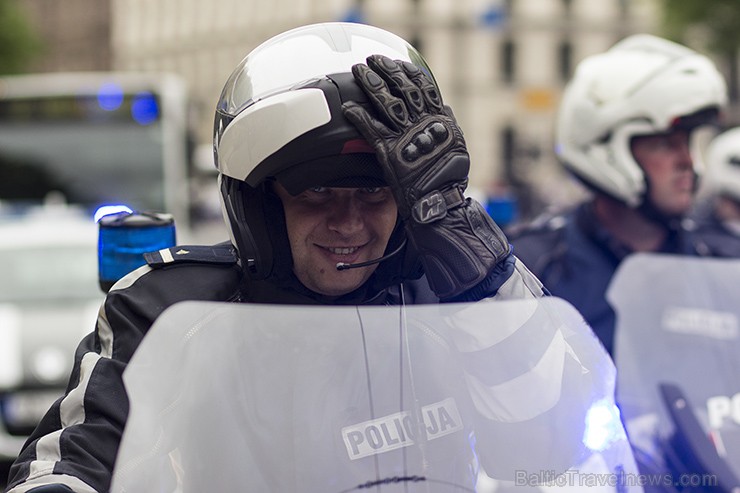 Parādē ļoti plaši tika pārstāvēti motociklisti no dažādām policijas struktūrvienībām 94827