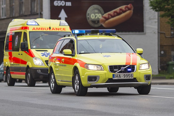 Parādē piedalijās arī jaunākie Neatliekamās medicīniskās palīdzības   transporta līdzekļi 94835