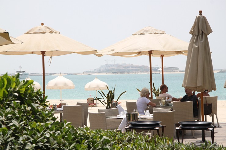Travelnews.lv apmeklē Dubaijas luksus viesnīcas pludmali. Foto sponsors:  www.goadventure.lv 95131