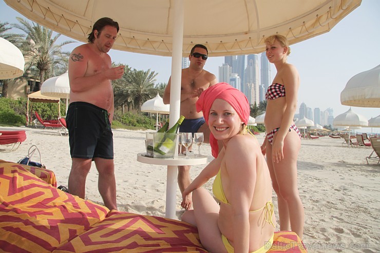 Travelnews.lv apmeklē Dubaijas luksus viesnīcas pludmali. Foto sponsors:  www.goadventure.lv 95143