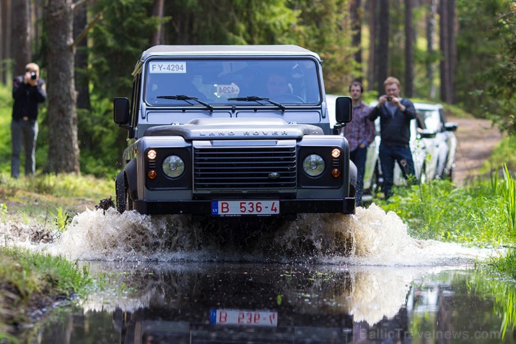 Travelnews.lv izmēģina jaunos Land Rover 95214