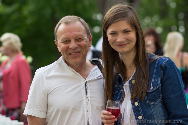 31.05.2013 ceļojumu aģentūras Maks īpašniece Larisa Kuzņecova sadarbības partneriem un draugiem prezentēja savu jauno īpašumu Ziemupes ciematā – muižu 95491