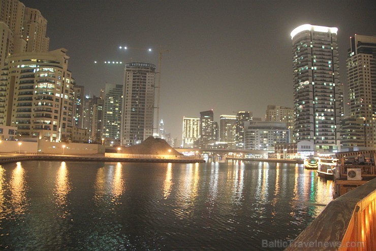 Baltieši dodas Dubaijas nakts izbraucienā ar kuģi. Foto sponsors: www.goadventure.lv 95781