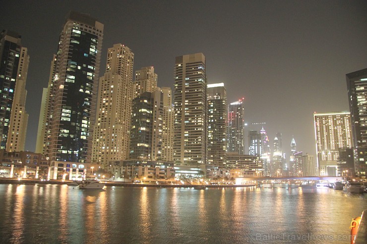 Baltieši dodas Dubaijas nakts izbraucienā ar kuģi. Foto sponsors: www.goadventure.lv 95783
