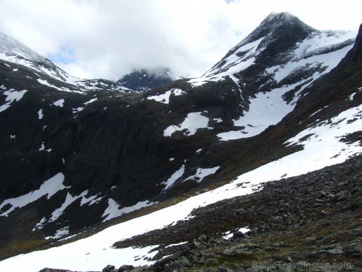 Mēre un Rumsdāle ir apgabals Rietumnorvēģijas ziemeļu daļā. To raksturo ainavu dažādība - dziļi fjordi, kalni un izrobotais krasts. 96455
