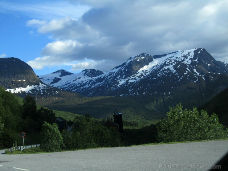 Mēres un Rumsdāles apgabalu raksturo ainavu dažādība - dziļi fjordi, kalni, ielejas un izrobotais krasts. 96478