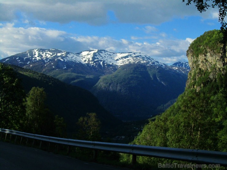Mēres un Rumsdāles apgabalu raksturo ainavu dažādība - dziļi fjordi, kalni, ielejas un izrobotais krasts. 96485