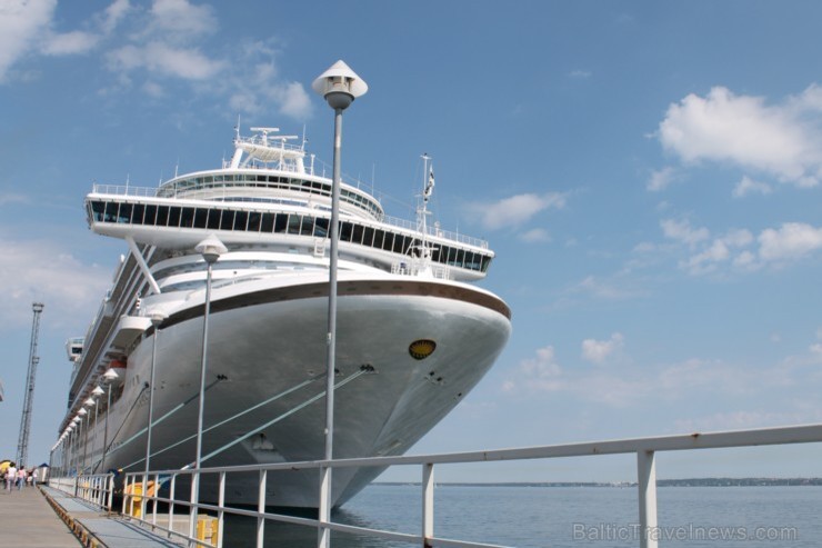 Dream Voyage kruīza kuģis Emerald Princess 5* LUX pietauvojies Igaunijas galvaspilsētas Tallinas ostā. 96562