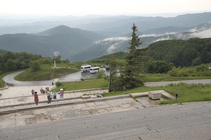 Travelnews.lv apmeklē Šipkas pāreju Balkānu kalnos. Foto sponsors: www.goadventure.lv 96754