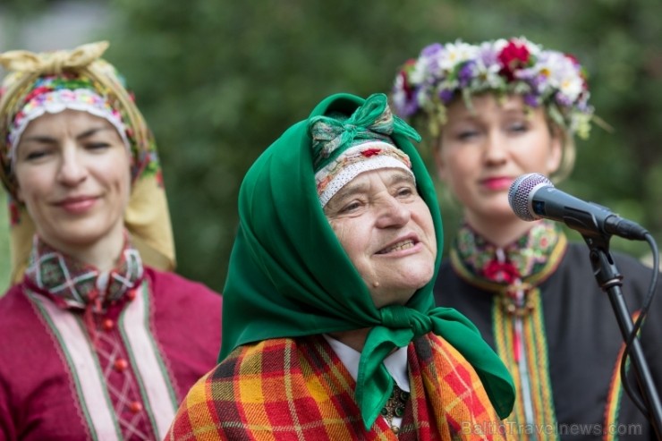 Kalnciema kvartālā jau tradicionāli viesojās Alsungas Suitu sievas, kā arī ansamblis Suitu muzikanti 97036