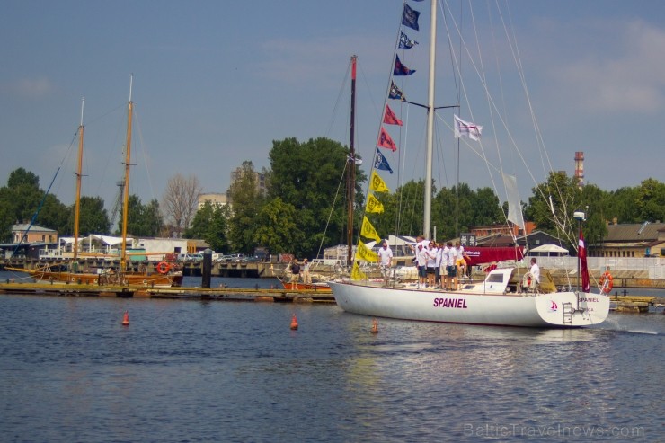 Jahta Spaniel pavadīta ceļā uz The Tail Ship Races 2013 regati 97130