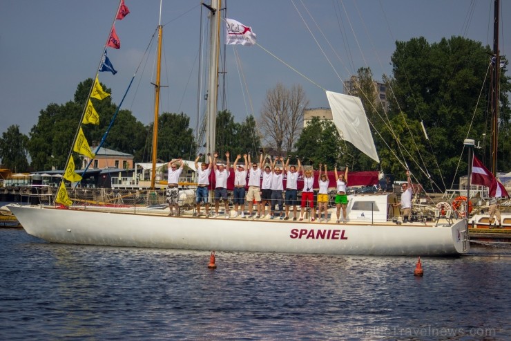 Jahta Spaniel pavadīta ceļā uz The Tail Ship Races 2013 regati 97131