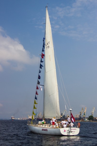 Jahta Spaniel pavadīta ceļā uz The Tail Ship Races 2013 regati 97136