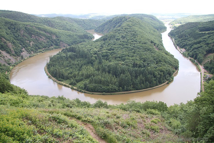 Travelnews.lv apmeklē dabas brīnumu Vācijā - Zāras upes cilpa. Foto sponsors: autonoma www.Sixt.lv 97242