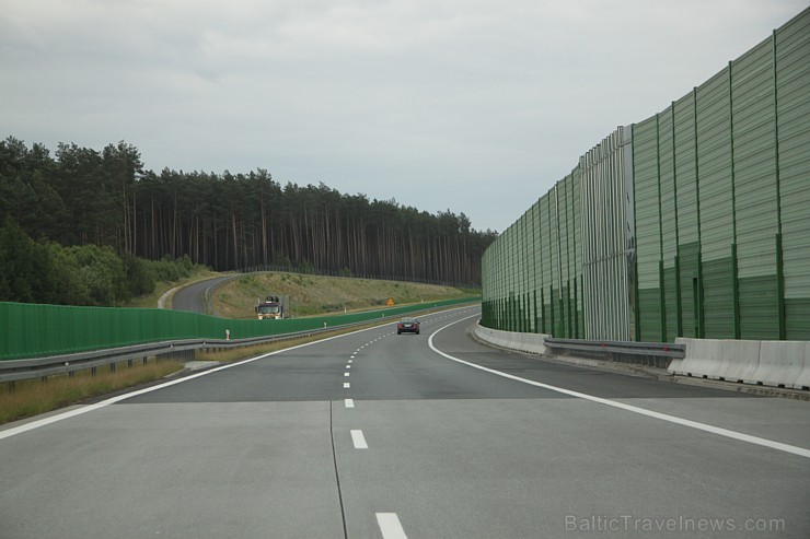 Polijas maksas autostrāde no Varšavas līdz Berlīnei. Foto sponsors: www.sixt.lv 97540