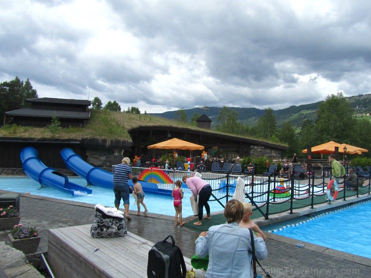 Parkā ir arī bērnu baseini ar vairākām atrakcijām. 97752