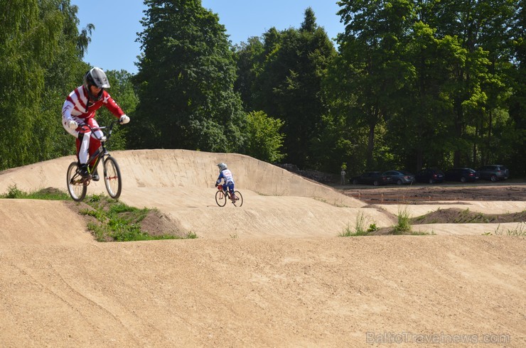 6. jūlijā plkst. 12.00 Preiļu pilsētā pie parka dīķiem tika atklāta aktīvās atpūtas zona un jauna BMX velotrase, kas vietējiem reģiona bērniem un jaun 98776