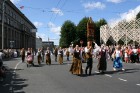 XXV Vispārējo latviešu Dziesmu un XV Deju svētku gājiens - bildēs meklē sevi vai savu kolektīvu. 61