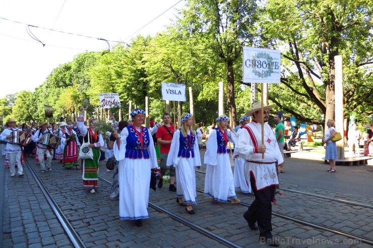 XXV Vispārējo latviešu Dziesmu un XV Deju svētku gājiens - atrodi savu kolektīvu. 100420