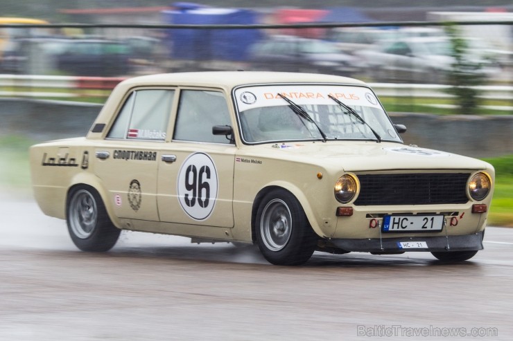 Aizvadītas retro automobīļu sacensības «Motormuzeja kauss 2013» 100892