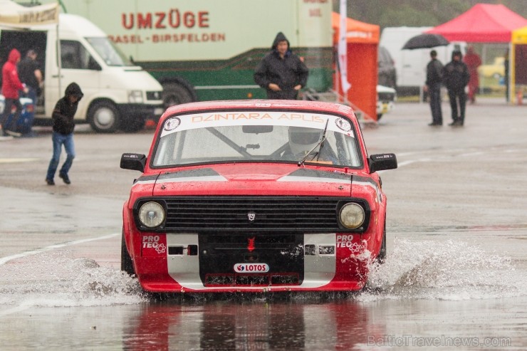 Aizvadītas retro automobīļu sacensības «Motormuzeja kauss 2013» 100896