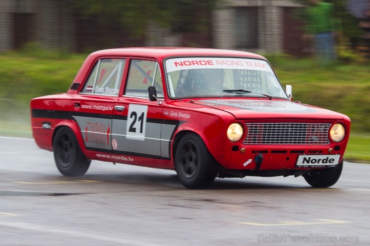 Aizvadītas retro automobīļu sacensības «Motormuzeja kauss 2013» 100900