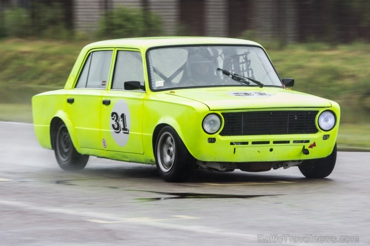 Aizvadītas retro automobīļu sacensības «Motormuzeja kauss 2013» 100901