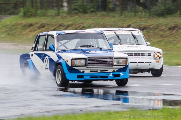 Aizvadītas retro automobīļu sacensības «Motormuzeja kauss 2013» 100903