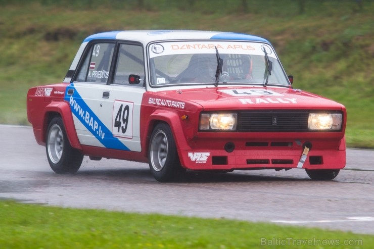 Aizvadītas retro automobīļu sacensības «Motormuzeja kauss 2013» 100905