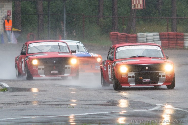 Aizvadītas retro automobīļu sacensības «Motormuzeja kauss 2013» 100911