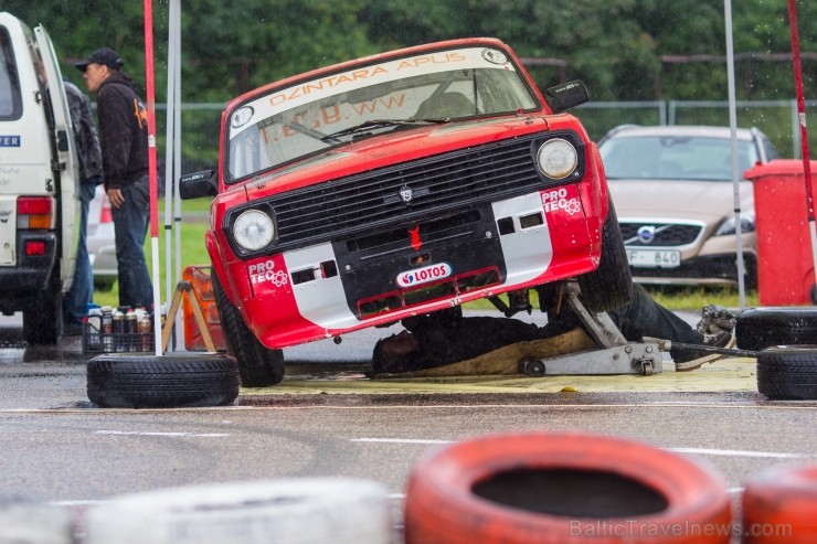 Aizvadītas retro automobīļu sacensības «Motormuzeja kauss 2013» 100915