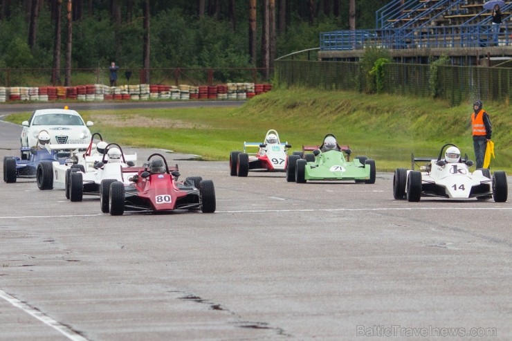 Aizvadītas retro automobīļu sacensības «Motormuzeja kauss 2013» 100917