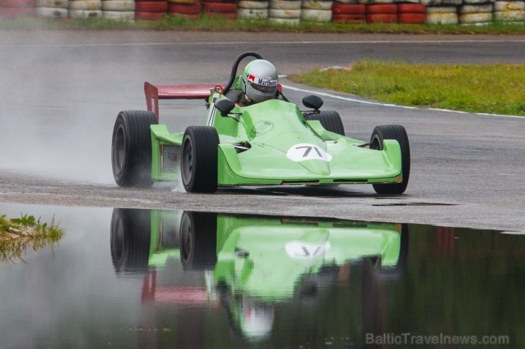 Aizvadītas retro automobīļu sacensības «Motormuzeja kauss 2013» 100921