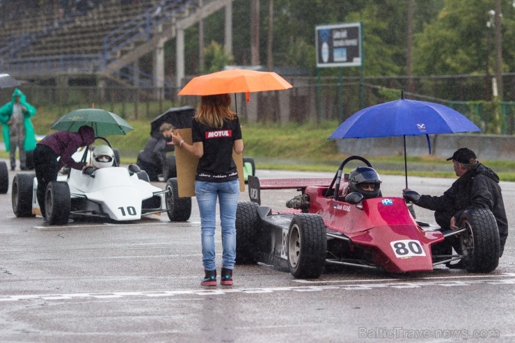 Aizvadītas retro automobīļu sacensības «Motormuzeja kauss 2013» 100922