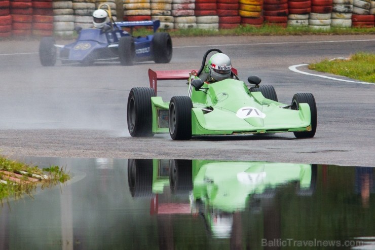 Aizvadītas retro automobīļu sacensības «Motormuzeja kauss 2013» 100925