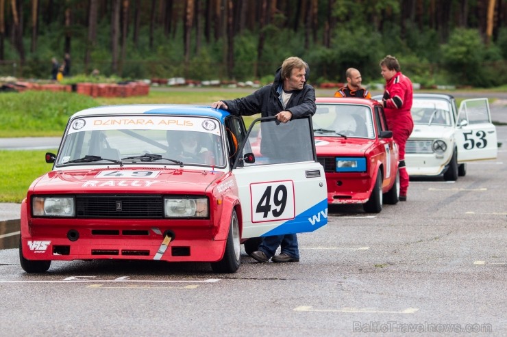 Aizvadītas retro automobīļu sacensības «Motormuzeja kauss 2013» 100932