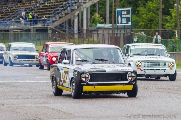 Aizvadītas retro automobīļu sacensības «Motormuzeja kauss 2013» 100934